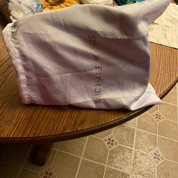 Michael Kors medium logo satchel - Picture 8 of 10